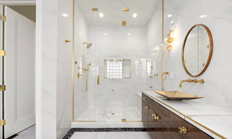 How a Shower Door Can Make Your Bathroom Look Beautiful