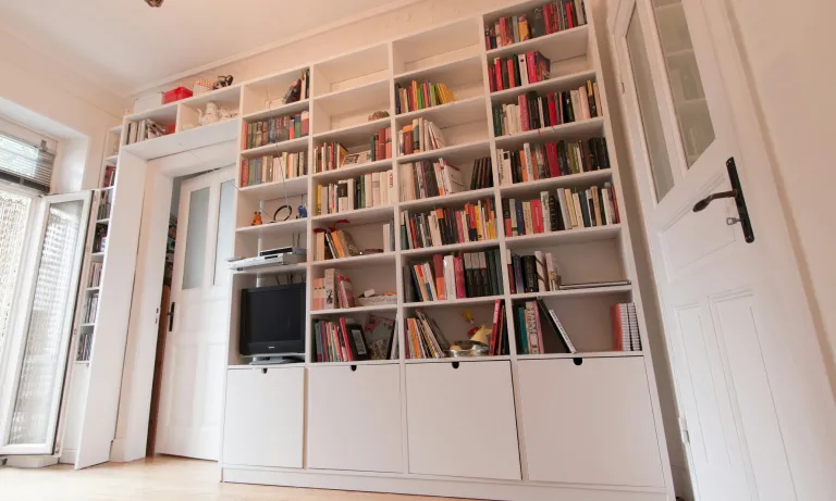 Custom Closet Design: Maximizing Space in Urban Apartments